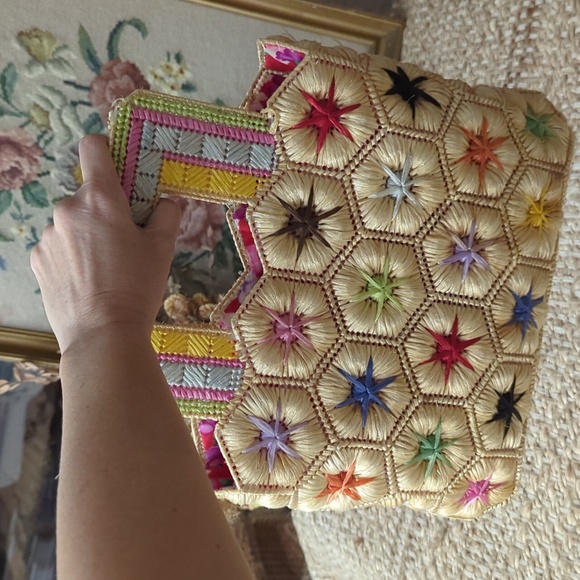 Vintage plastic canvas happy purse - Picture 8 of 12